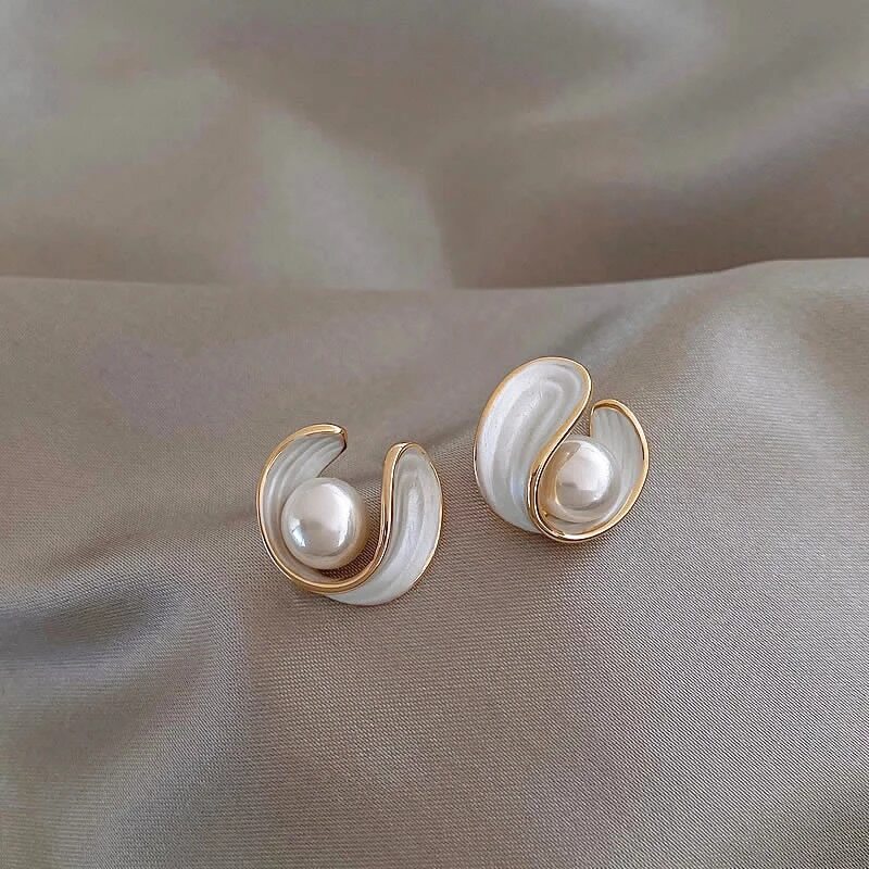 Antoinette | Luxus-Ohrstecker mit weißem Opal