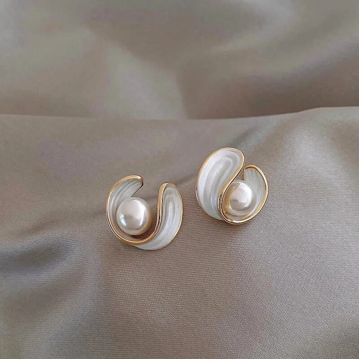 Antoinette | Luxus-Ohrstecker mit weißem Opal