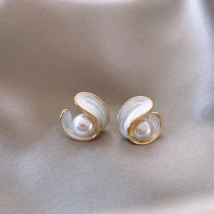 Antoinette | Luxus-Ohrstecker mit weißem Opal