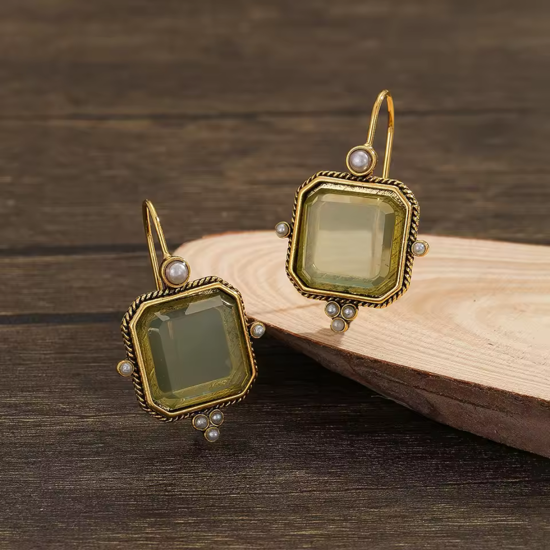 Maeble | Vintage-Ohrringe mit Stein und Perle