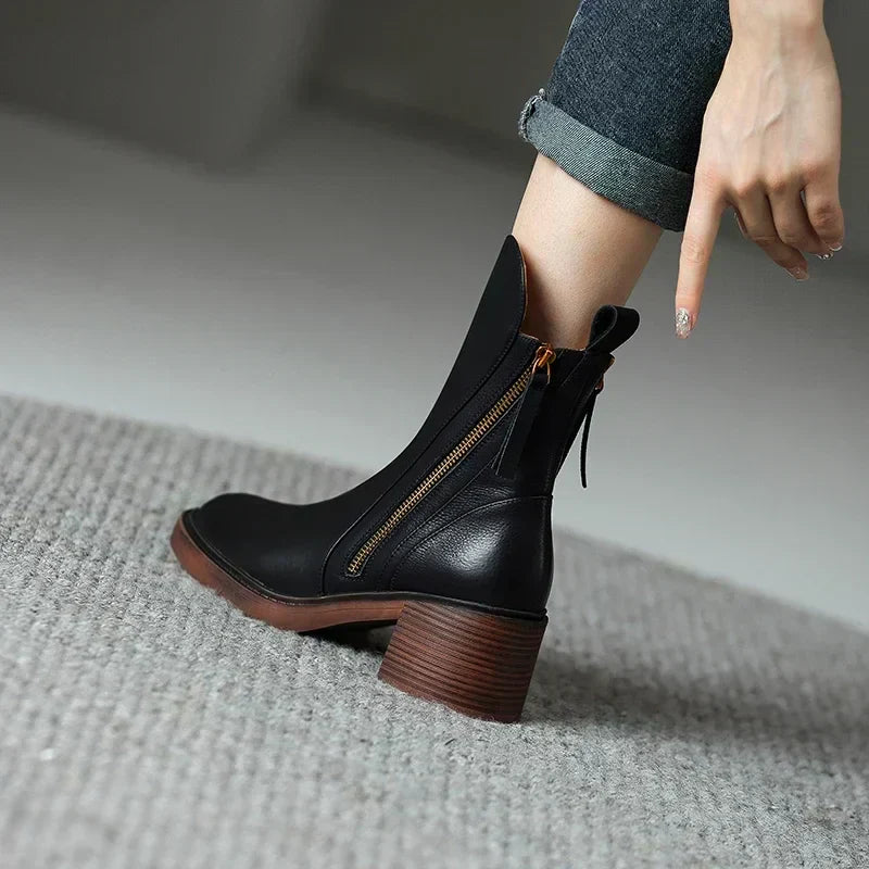 SERENE | Elegante Blockstiefeletten